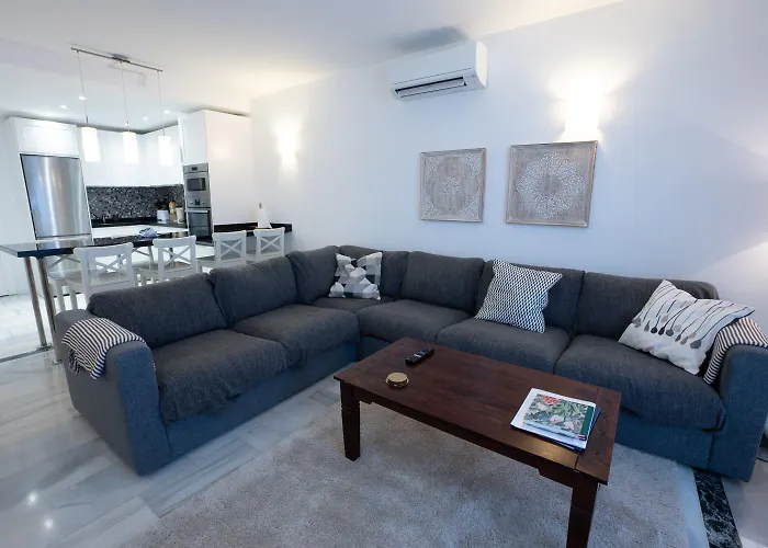 Urb. Alhambra 3 * Nerja