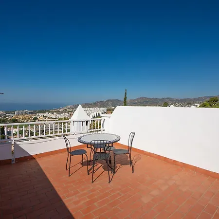 Дом отдыха Urb. Alhambra 3 *